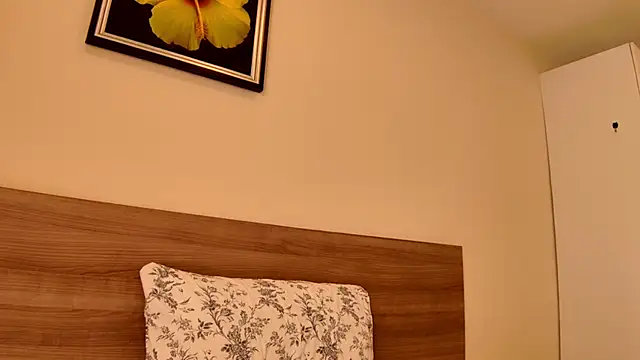 Snapshot of sun_place chatting on February 28, 2025, 7:26 am sun place online show from February 28, 2025, 7:26 am