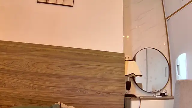 Snapshot of sun_place chatting on October 27, 2025, 2:37 am sun place online show from October 27, 2025, 2:37 am