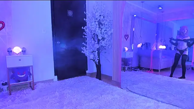 zephirahabney online show from March 2, 2025, 8:29 pm