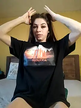 Snapshot of AntoniaHottie chatting on February 1, 2026, 8:24 am AntoniaHottie online show from February 1, 2026, 8:24 am