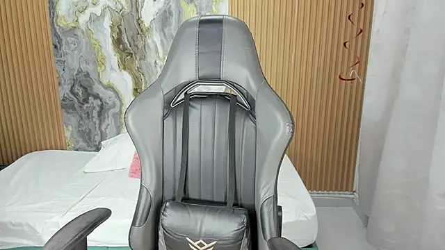 Lili 16 online show from November 15, 2025, 11:07 am