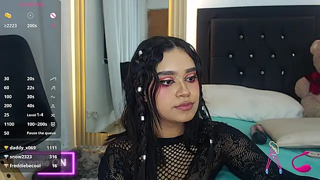 coraline v online show from December 5, 2024, 4:01 pm