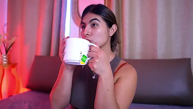 ShelleyMorell online show from October 2, 2025, 1:07 pm