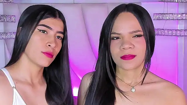 Snapshot of siara_and_zoe chatting on April 25, 2026, 11:35 pm siara and zoe online show from April 25, 2026, 11:35 pm