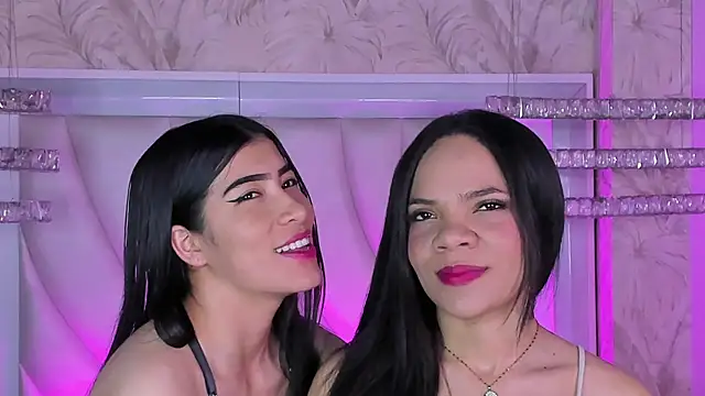 Snapshot of siara_and_zoe chatting on May 7, 2026, 11:43 pm siara and zoe online show from May 7, 2026, 11:43 pm
