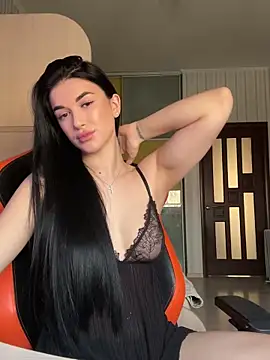 Julietta a online show from March 7, 2025, 8:02 am