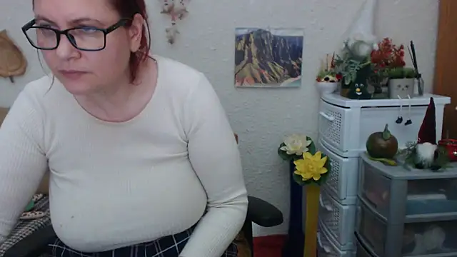 Snapshot of PlayfullMature chatting on March 1, 2025, 1:29 pm PlayfullMature online show from March 1, 2025, 1:29 pm