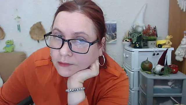 Snapshot of PlayfullMature chatting on March 13, 2025, 3:17 pm PlayfullMature online show from March 13, 2025, 3:17 pm