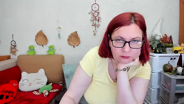 Snapshot of PlayfullMature chatting on March 14, 2025, 10:07 am PlayfullMature online show from March 14, 2025, 10:07 am