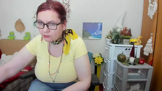 Snapshot of PlayfullMature chatting on March 23, 2025, 8:59 am PlayfullMature online show from March 23, 2025, 8:59 am