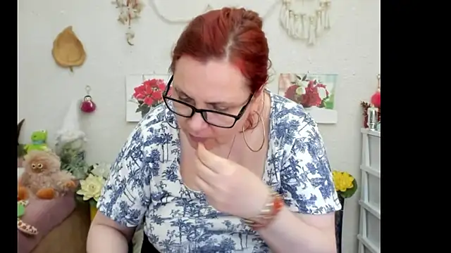 Snapshot of PlayfullMature chatting on September 16, 2025, 7:31 am PlayfullMature online show from September 16, 2025, 7:31 am