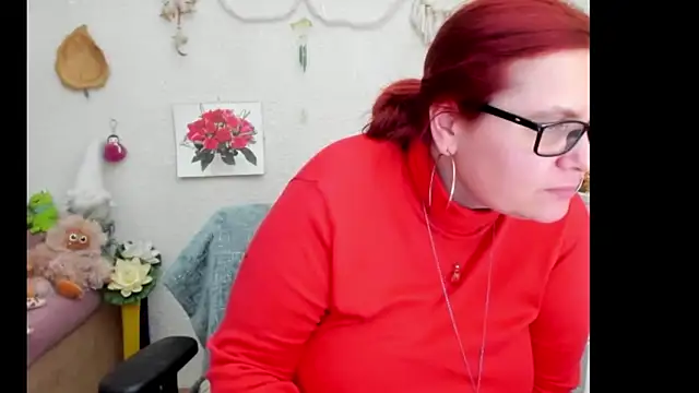 Snapshot of PlayfullMature chatting on September 27, 2025, 12:48 am PlayfullMature online show from September 27, 2025, 12:48 am