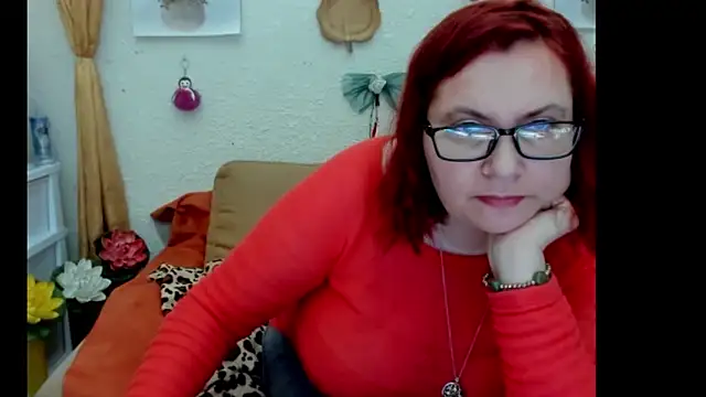 Snapshot of PlayfullMature chatting on October 29, 2025, 3:14 pm PlayfullMature online show from October 29, 2025, 3:14 pm