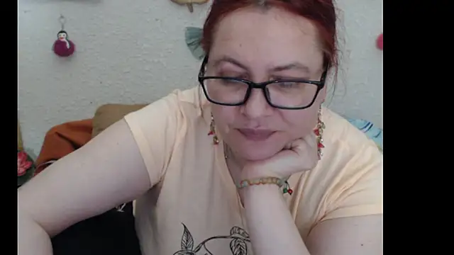 Snapshot of PlayfullMature chatting on November 12, 2025, 4:07 pm PlayfullMature online show from November 12, 2025, 4:07 pm