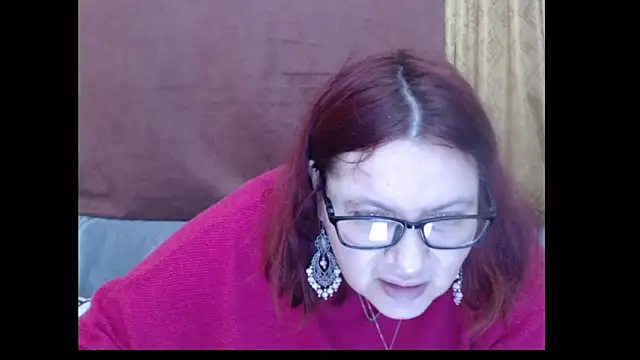 Snapshot of PlayfullMature chatting on April 2, 2026, 6:11 am PlayfullMature online show from April 2, 2026, 6:11 am