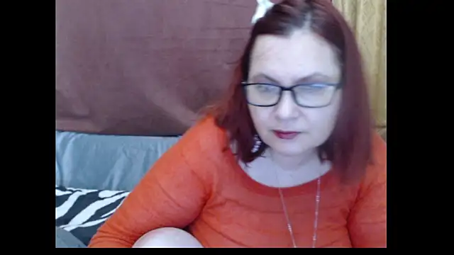 Snapshot of PlayfullMature chatting on April 4, 2026, 9:12 pm PlayfullMature online show from April 4, 2026, 9:12 pm