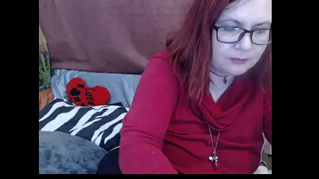 Snapshot of PlayfullMature chatting on April 13, 2026, 1:44 am PlayfullMature online show from April 13, 2026, 1:44 am