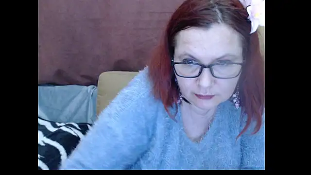 Snapshot of PlayfullMature chatting on May 13, 2026, 5:43 pm PlayfullMature online show from May 13, 2026, 5:43 pm
