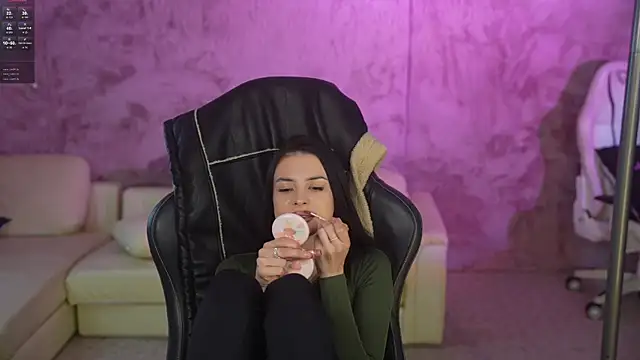 Tina Breeze online show from April 9, 2026, 7:47 am