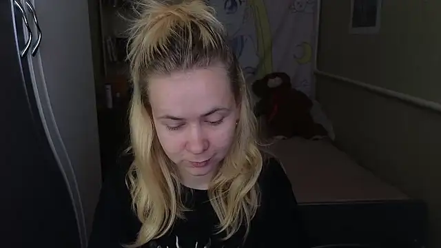 Riley Roo online show from March 28, 2026, 9:42 am