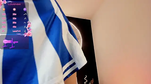 Elena-Rosse online show from March 18, 2025, 4:58 am