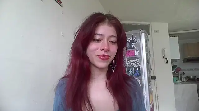 Snapshot of SuzzyyM chatting on February 13, 2025, 6:27 pm SuzzyyM online show from February 13, 2025, 6:27 pm