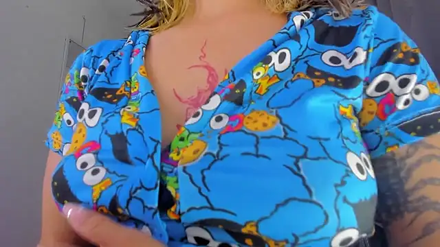 saralolo420 online show from January 13, 2025, 1:02 am