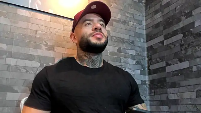 Snapshot of BruceDallas chatting on January 11, 2026, 2:05 am BruceDallas online show from January 11, 2026, 2:05 am