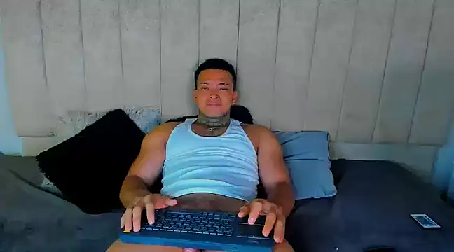 Snapshot of Stiven_collins chatting on December 31, 2024, 7:20 am Stiven collins online show from December 31, 2024, 7:20 am