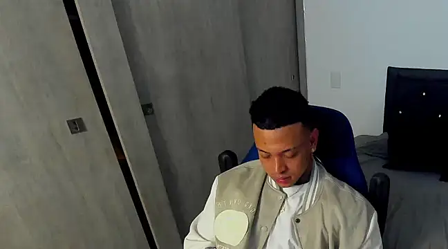 Snapshot of Stiven_collins chatting on January 19, 2025, 12:49 am Stiven collins online show from January 19, 2025, 12:49 am