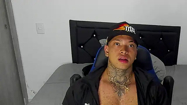 Snapshot of Stiven_collins chatting on January 24, 2025, 5:42 am Stiven collins online show from January 24, 2025, 5:42 am