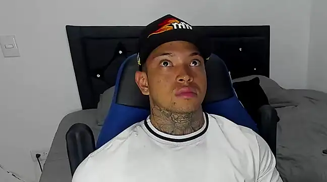 Snapshot of Stiven_collins chatting on January 30, 2025, 5:30 am Stiven collins online show from January 30, 2025, 5:30 am