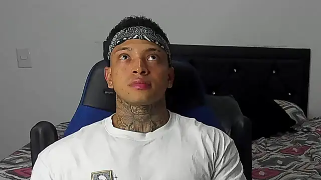 Snapshot of Stiven_collins chatting on February 11, 2025, 5:26 am Stiven collins online show from February 11, 2025, 5:26 am