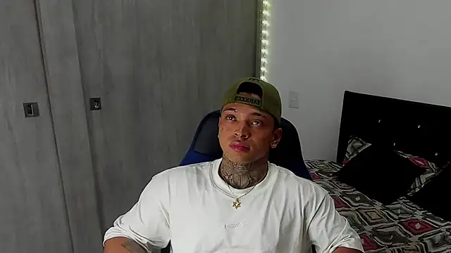 Snapshot of Stiven_collins chatting on February 18, 2025, 6:26 am Stiven collins online show from February 18, 2025, 6:26 am