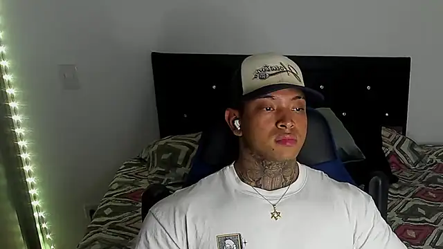 Snapshot of Stiven_collins chatting on February 20, 2025, 6:06 am Stiven collins online show from February 20, 2025, 6:06 am