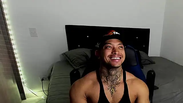 Snapshot of Stiven_collins chatting on March 10, 2025, 5:22 am Stiven collins online show from March 10, 2025, 5:22 am