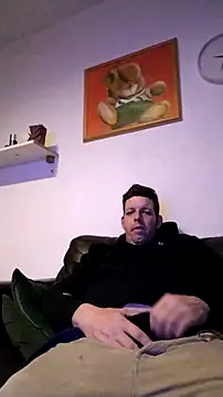 Knuffelstaaf123 online show from February 2, 2026, 9:46 pm