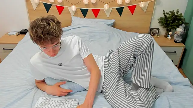 Fandi 777 online show from January 3, 2025, 12:30 pm