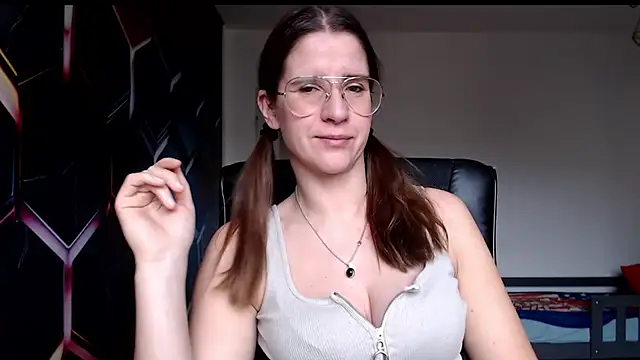 KayaRose online show from December 11, 2024, 8:15 am