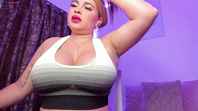 isabela-duran online show from March 13, 2025, 11:49 pm