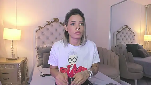 lexa 25  online show from October 3, 2025, 12:02 pm