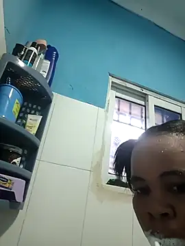 Snapshot of Amberay1 chatting on December 17, 2025, 5:46 am Amberay1 online show from December 17, 2025, 5:46 am