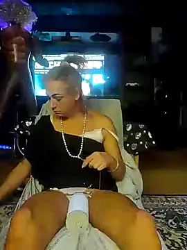 Snapshot of KrystallCox@xh chatting on October 6, 2025, 10:02 am KrystallCoxxh online show from October 6, 2025, 10:02 am