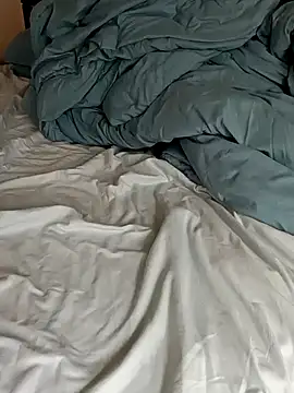 Snapshot of momentum2023 chatting on October 7, 2025, 2:47 pm momentum2023 online show from October 7, 2025, 2:47 pm