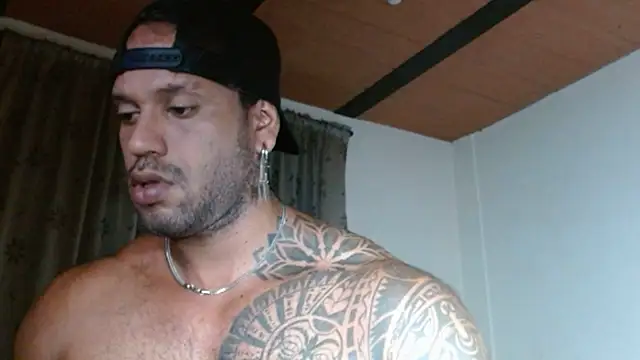 manolofitt online show from April 29, 2026, 9:10 pm