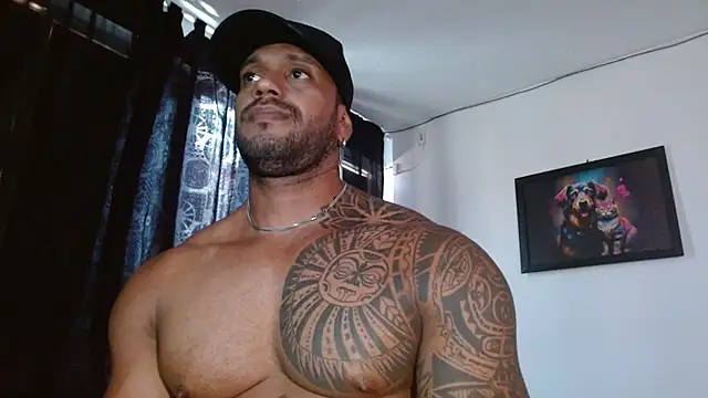 Snapshot of manolofitt chatting on June 20, 2026, 6:22 pm manolofitt online show from June 20, 2026, 6:22 pm