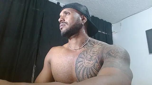 Snapshot of manolofitt chatting on July 19, 2026, 7:06 pm manolofitt online show from July 19, 2026, 7:06 pm