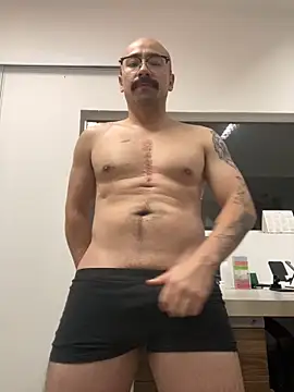 SeizoC online show from April 17, 2026, 4:59 am