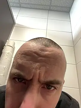 Drummer112 online show from April 8, 2026, 8:58 am