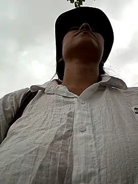 2HotAsain4u online show from September 25, 2025, 1:31 am